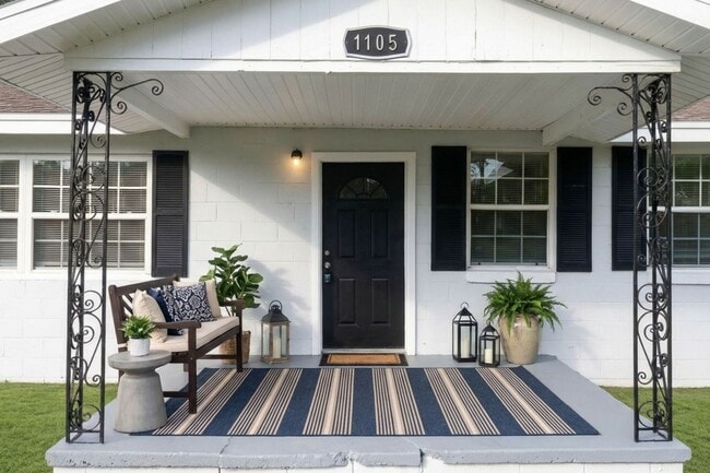 Building Photo - 3 Bedroom, 1 Bathroom Home for Rent in Tampa!