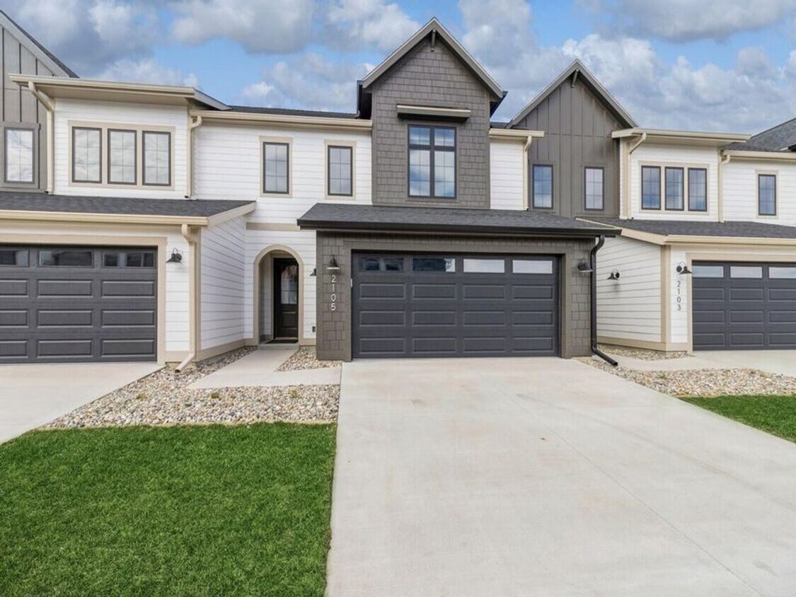 Foto principal - 2017 Lacey Dr