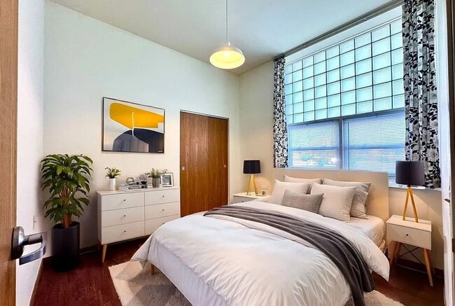 Building Photo - Blume Lofts