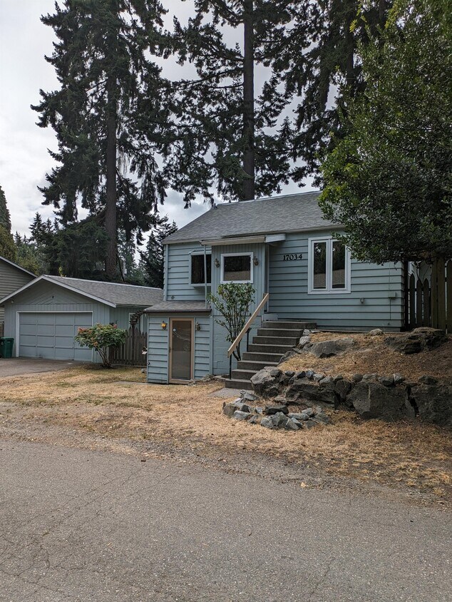 17034 Dayton Ave N, Shoreline, WA 98133