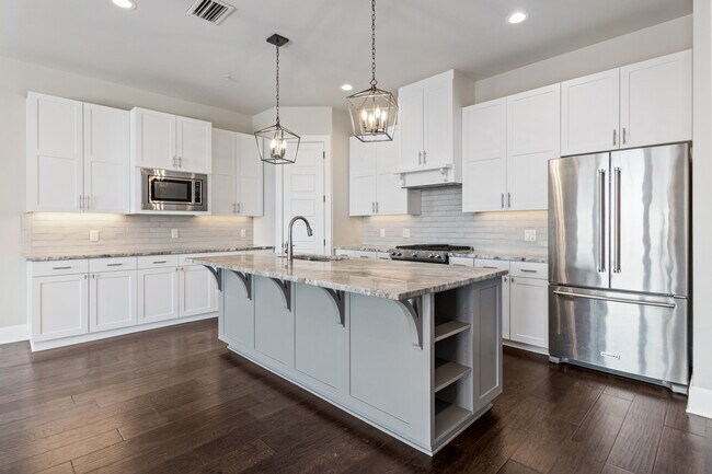 Building Photo - 2981 Crest Ridge Dr. Unit 11