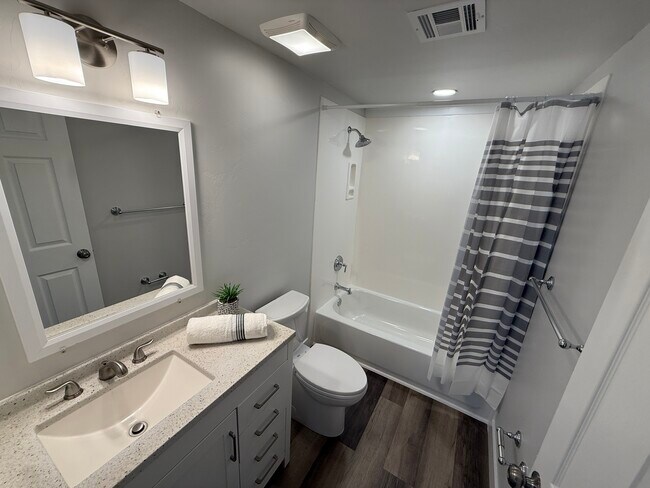 Foto del edificio - 738 E Roeser Rd