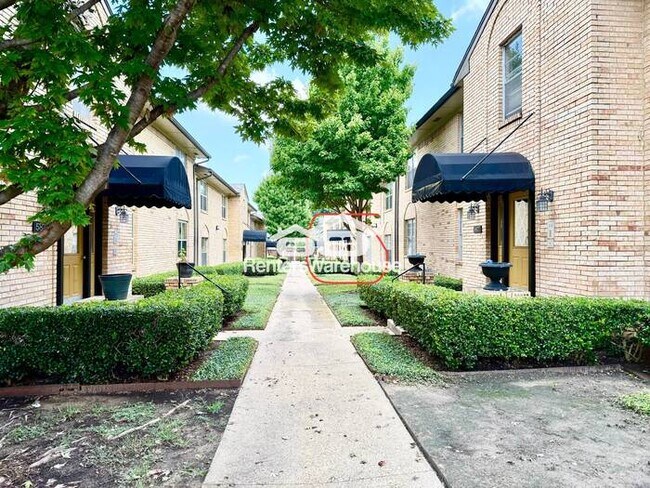 Foto del edificio - 2 Bed / 2 Bath Condo in Gated, Secluded Community – Just Steps from the Pool!