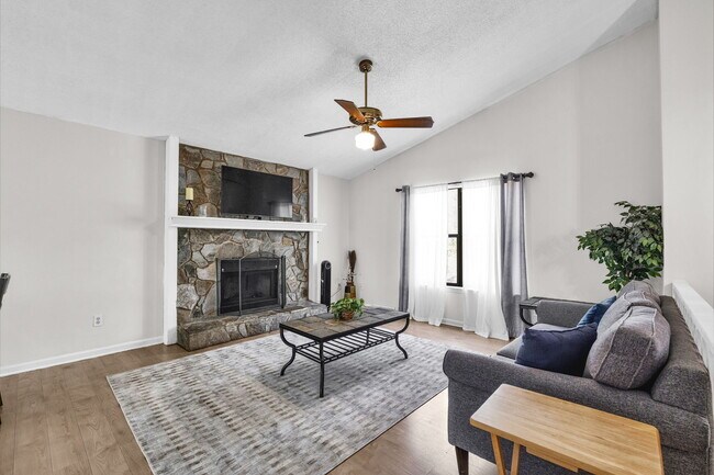 Building Photo - 6530 Thamesmead Ln