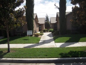 Building Photo - 4005-4013 W Cecil Ave