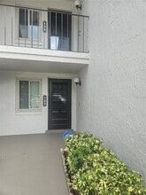 Building Photo - 13 Escondido Cir