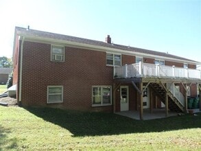 Building Photo - 208 Broce Dr