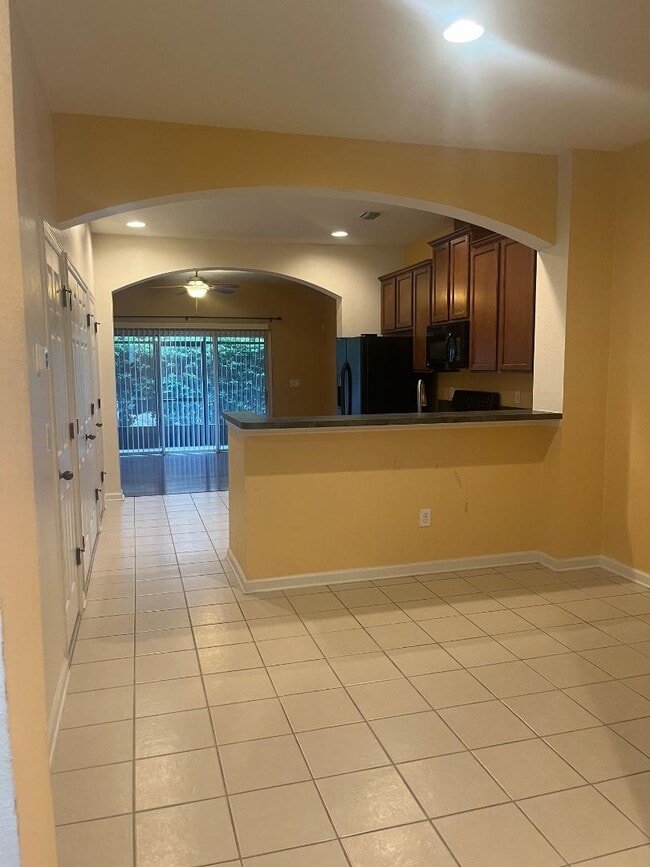 Building Photo - 13001 Surfside Dr