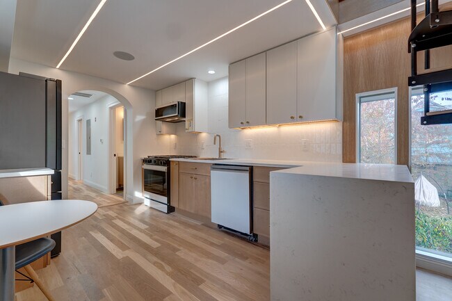 Foto del edificio - 67 Winchester Ave