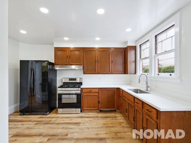 Building Photo - 2-Bedroom Spanish Mediterranean Home - San...