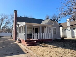 Building Photo - 405 Crescent Blvd