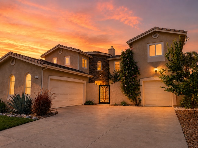 Building Photo - Spacious 5 (or 6) Bedroom House with attached ADU in Winchester for Rent