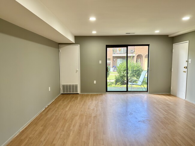 Building Photo - 9926 Haldeman Ave