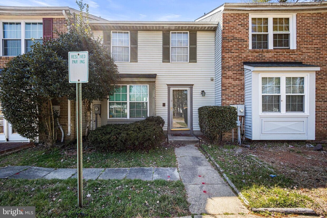 Primary Photo - 1635 Forest Park Dr