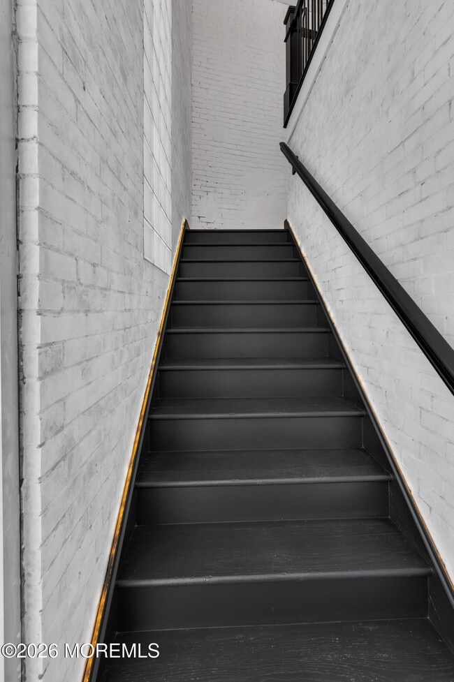 Building Photo - 31 W Front St