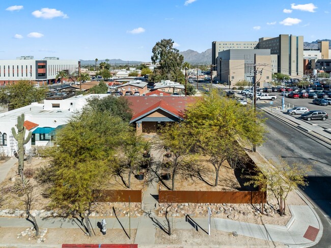 Foto del edificio - 1541 E Mabel St