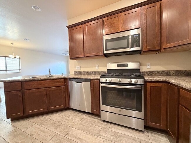 Building Photo - 2BR/2BA/2GA, 1409 sq.ft. rental in Sierra Vista, AZ