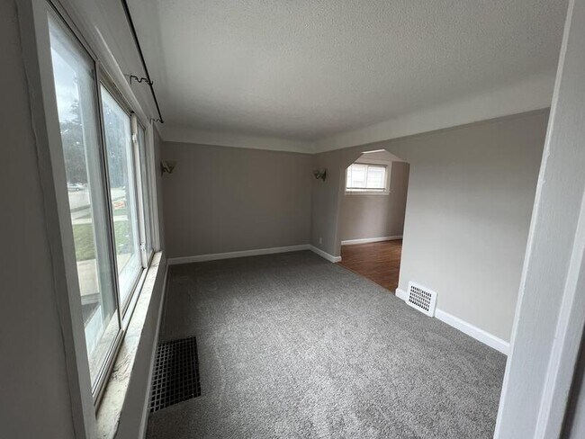 Building Photo - 4020 Hazel Ave