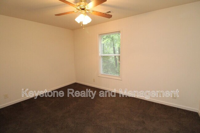 Foto del edificio - 531-A Peachers Ridge Road