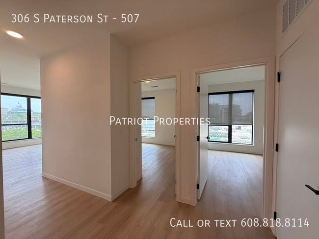 Foto del edificio - 306 S Paterson St