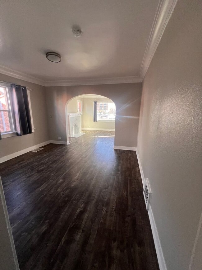 Building Photo - Curtis Newton Fourplex