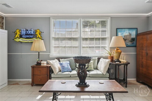Foto del edificio - 1616 Skidaway Rd