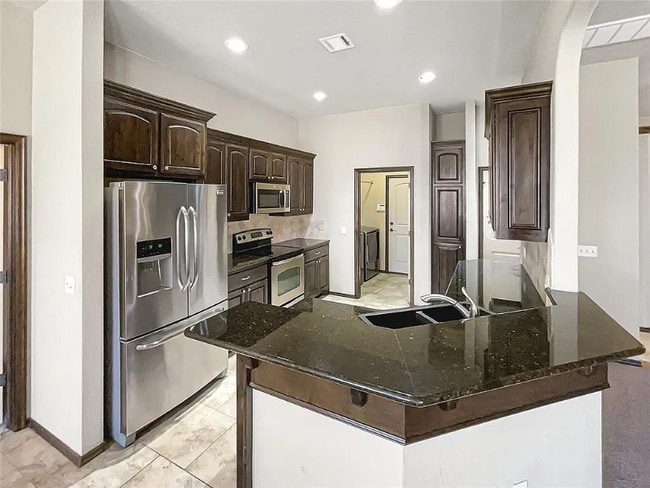 Foto del edificio - 9400 Shallow Lake Ct