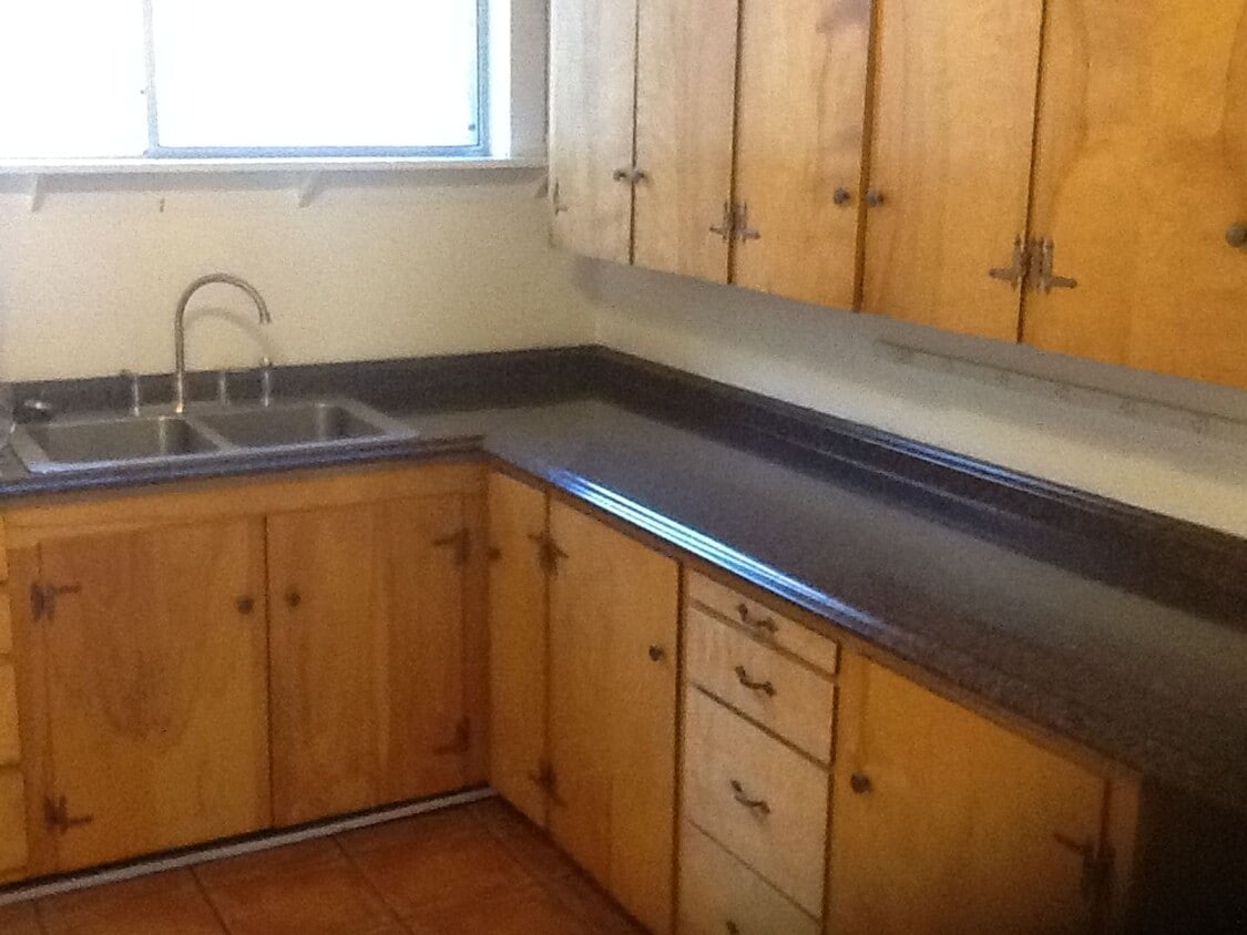 Primary Photo - 1 Bedroom 1 Bath with bonus room and priva...