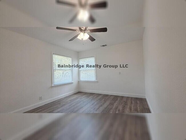 Foto del edificio - Charming Remodeled Gem in Southwest Fort W...