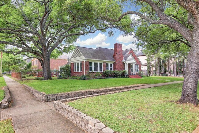 Foto del edificio - 3401 University Blvd