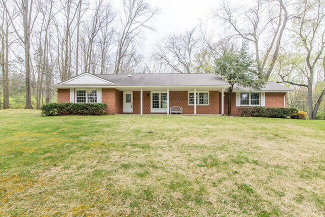 Foto del edificio - 6868 Crane Rd