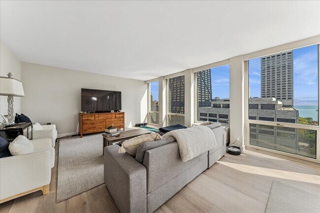 Foto del edificio - 111 E Chestnut St