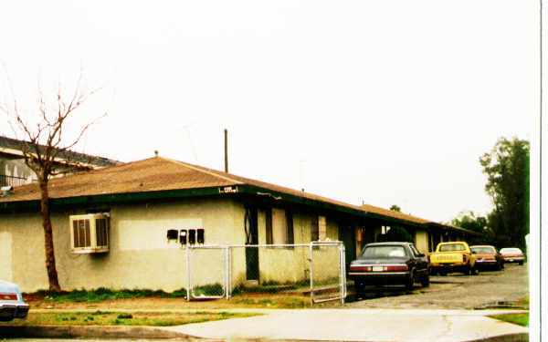 Primary Photo - 9257-9263 Cypress Ave