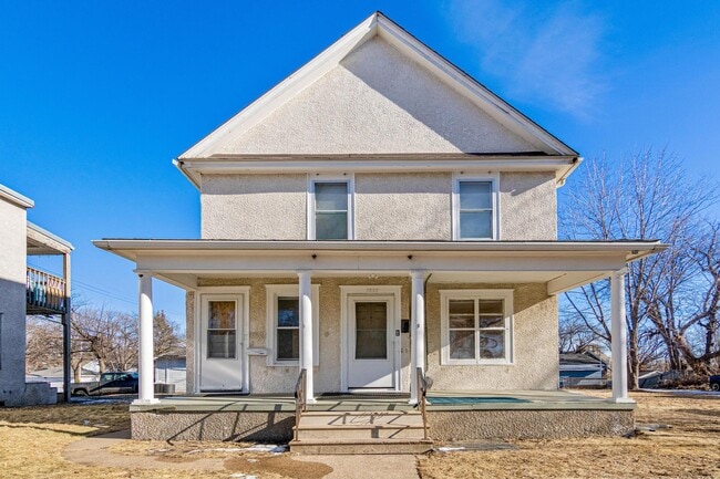 Building Photo - 2222 Girard Ave N