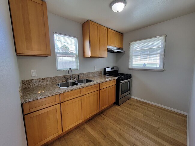 Building Photo - 769