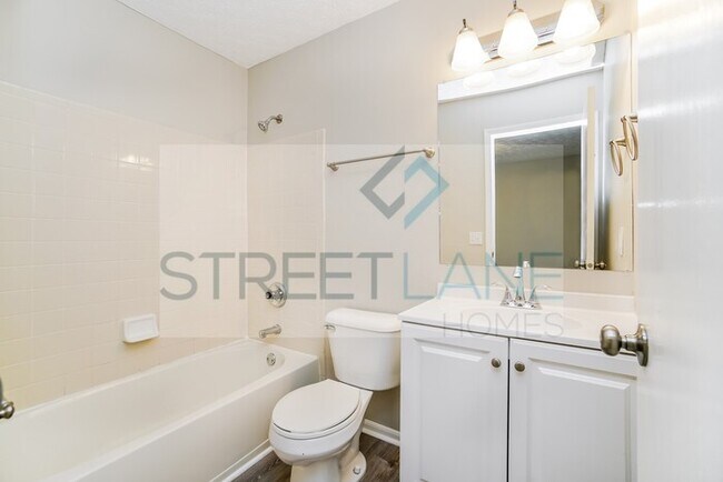 Building Photo - REDUCED! - Now offering $1000 off first fu...