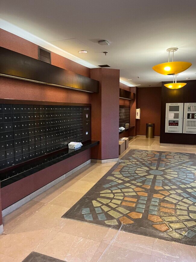 Foto del edificio - 1001 E Jefferson Ave