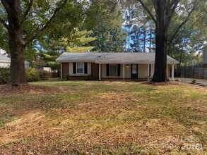 Building Photo - 7104 Lake Dr