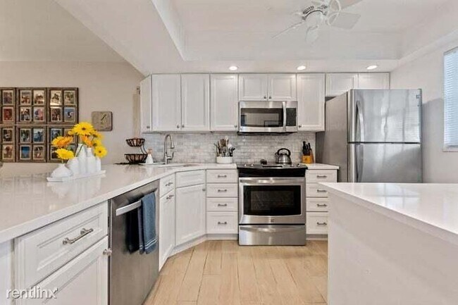 Foto del edificio - 2 br, 2 bath House - 5505 N Ocean Blvd Apt...