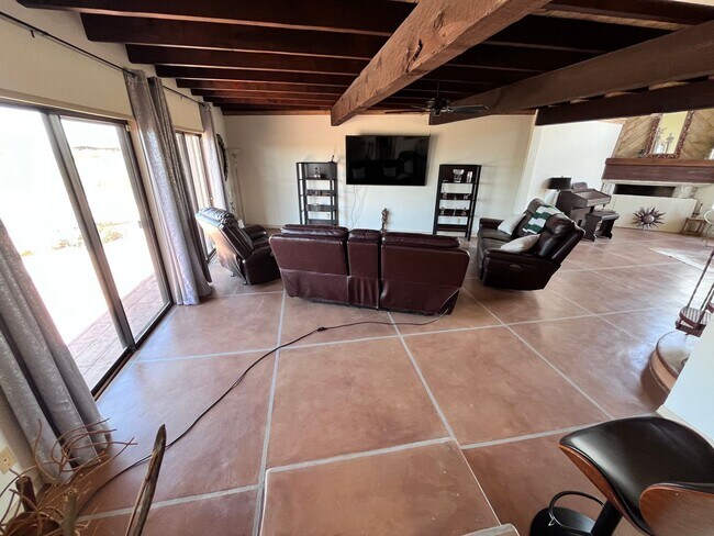 Foto del edificio - Catalina Foothills- 3 bedroom/ 3 bathroom ...