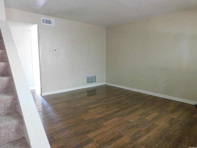 Building Photo - 4200 N Locust St