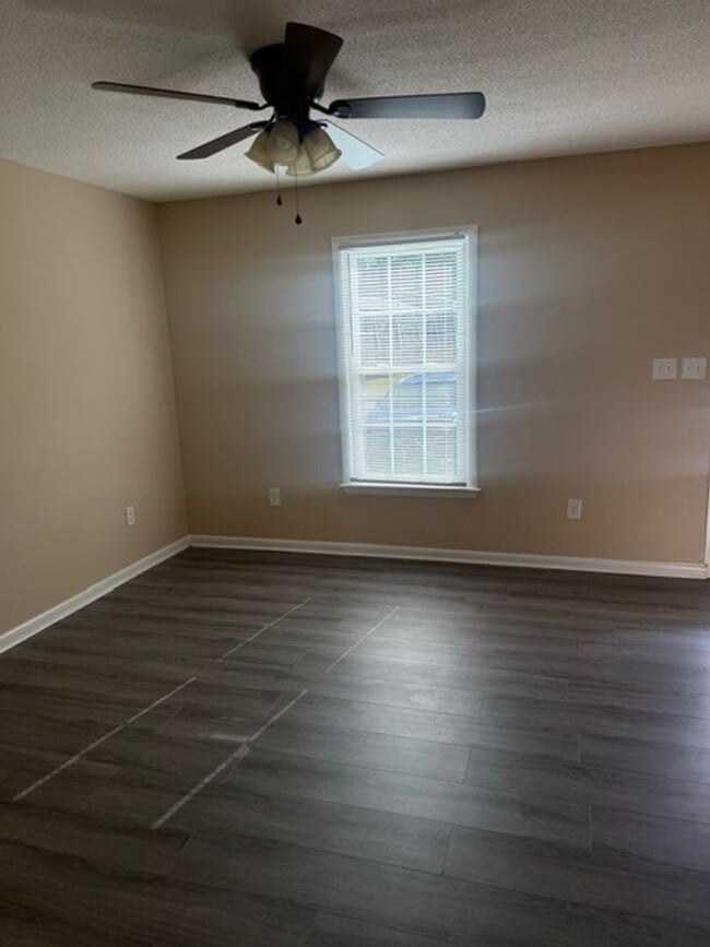 Photo - 800 Verdant Dr Apartment