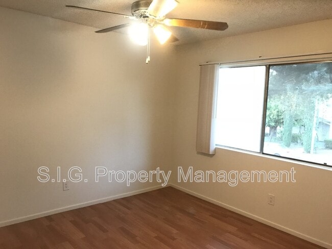 Building Photo - 1124 E Doran St