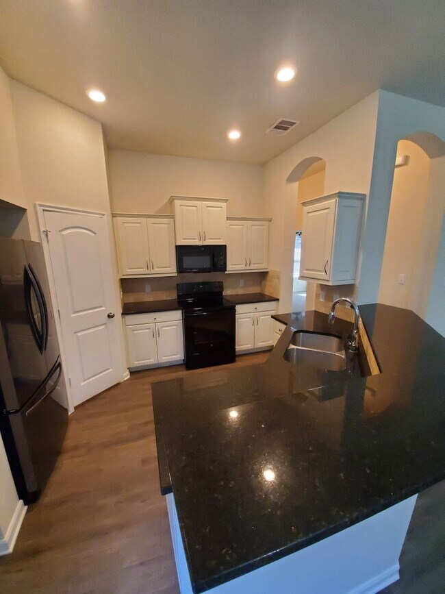 Foto del edificio - 3/2 Home with Open Floor Plan in Bryan