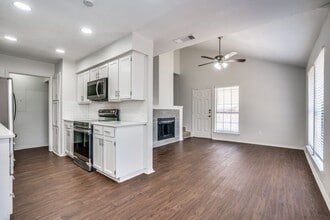 Building Photo - 115 Peachtree Ct