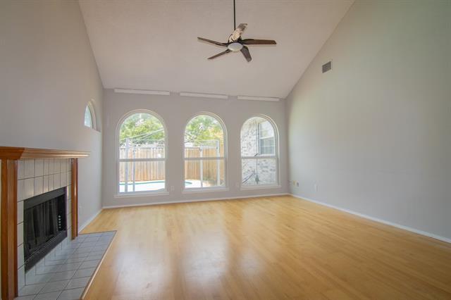 Building Photo - 719 Cottonwood Bend Dr
