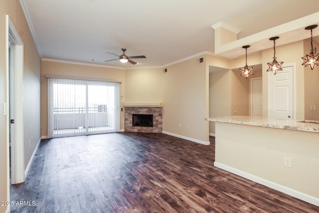 Building Photo - 5401 E Van Buren St