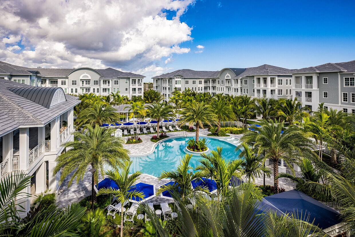 Manor Lantana Apartments in Lantana, FL