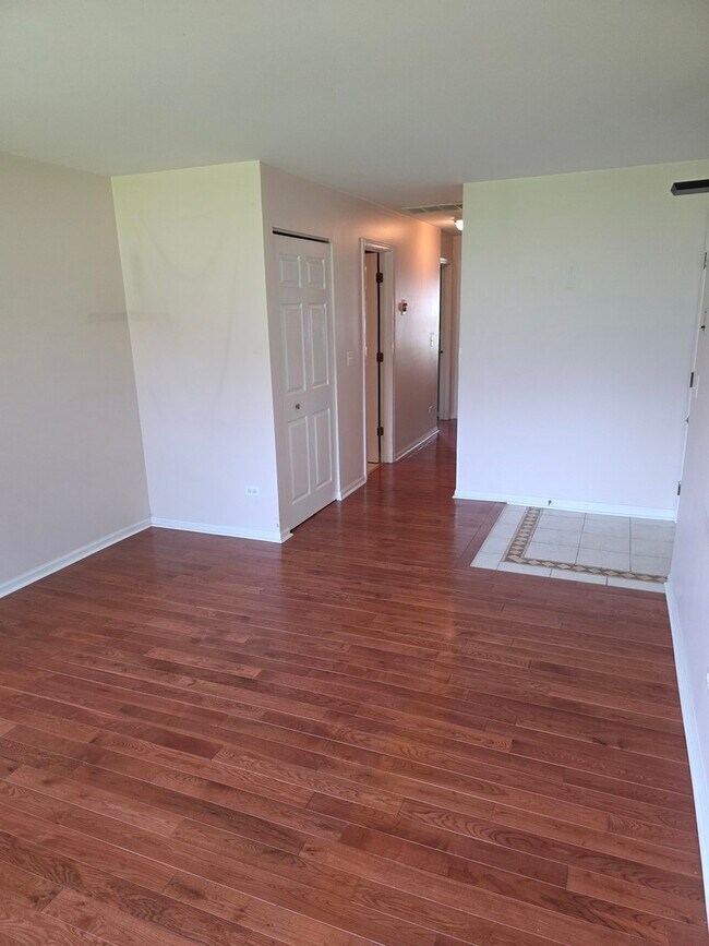 Foto del edificio - 408 Woodview Cir