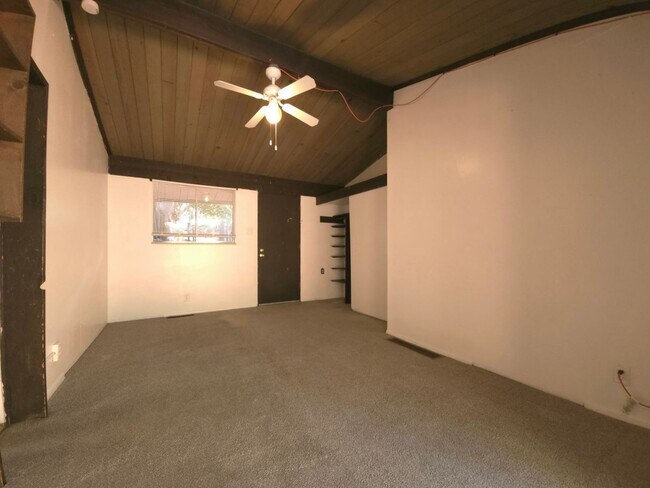 Foto del edificio - 3 Bedroom Apartment on West Side Of The Hill